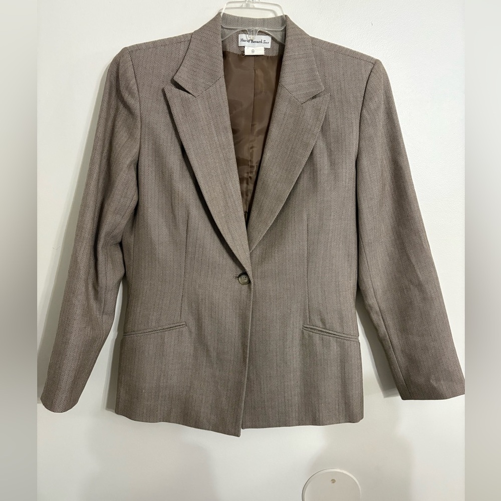 Harvé Benard Sport 100% Wool Beige Herringbone 2-Piece Pant Suit SIZE 12 - Picture 5 of 9
